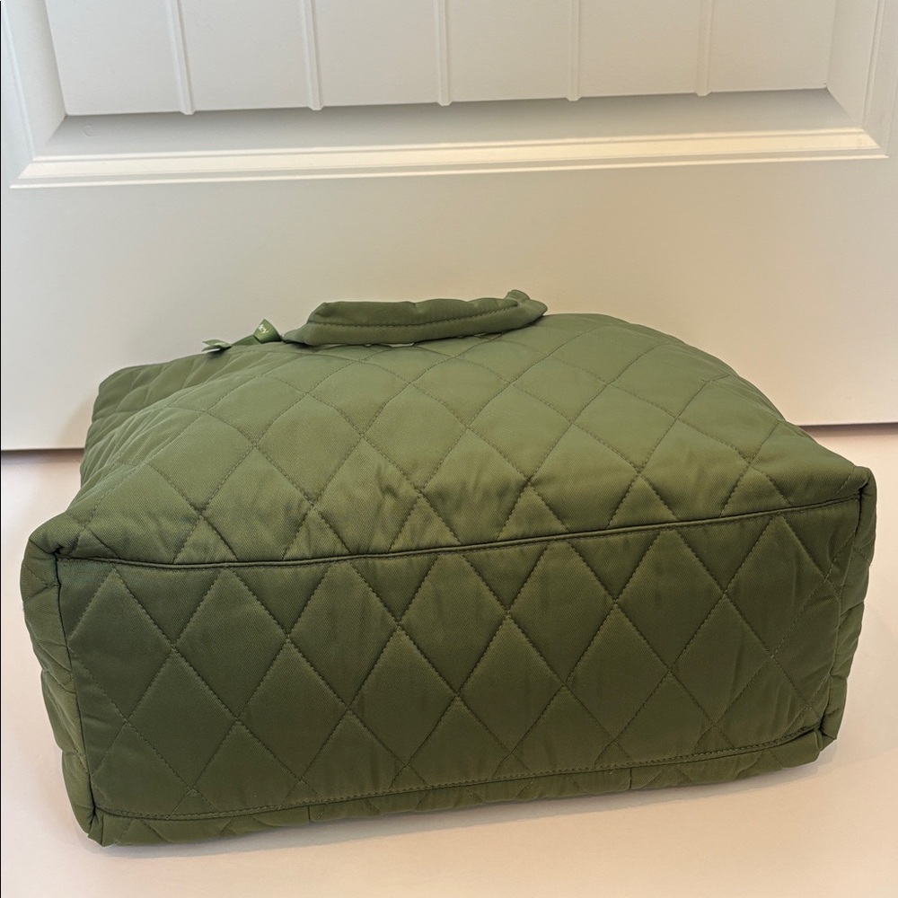 Vera Bradley Green Quilted Zip Tote Bag Pockets Travel Weekend Beach 48hr NEW - Picture 12 of 15